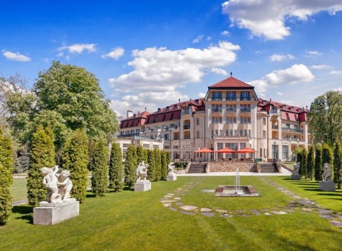 Kúpeľný pobyt - Chuť Piešťan s procedúrami a wellness v 5* Health Spa Resort Thermia Palace.