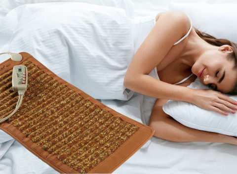 Sálavý detoxikačný matrac Kingray®Mat S so 7 druhmi minerálov pre dobrý spánok.