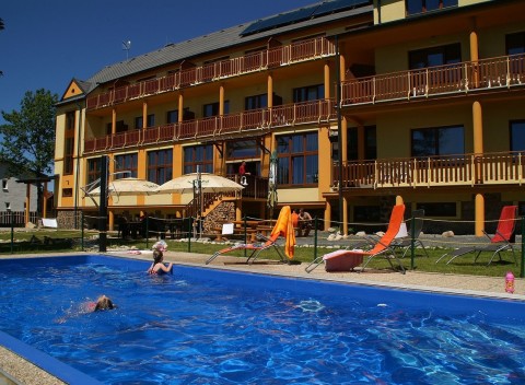 Romantický pobyt pod Gerlachom pre dvoch s privátnym vstupom do wellness a masážou v hoteli Avalanche.