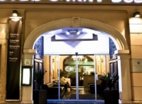Luxusný Carat Boutique Hotel**** v Budapešti na 5 dní pre 2 osoby a 1 dieťa do 6 rokov zdarma s raňajkami. Vychutnajte si luxusný pobyt v centre Budapešti. Teraz len za 209€ na 4 noci.