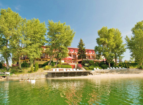 Senec Slnečné jazerá v hoteli s bazénom a raňajkami – termíny aj na celý týždeň a v hlavnej sezóne.