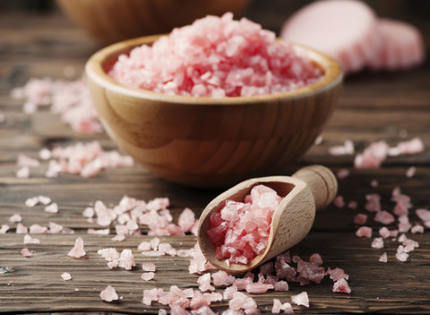 Soľ do kúpeľa alebo Parajdská 100 % soľ do kúpeľa s miskou na inhaláciu.