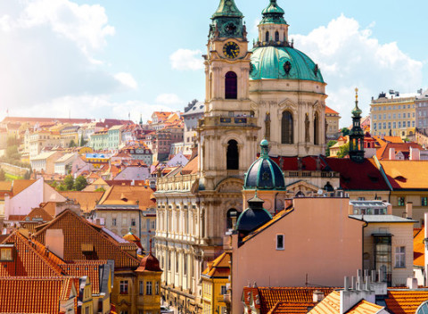 Ekologický Plaza Alta Hotel**** len 10 minút od centra Prahy pre dvoch s raňajkami.