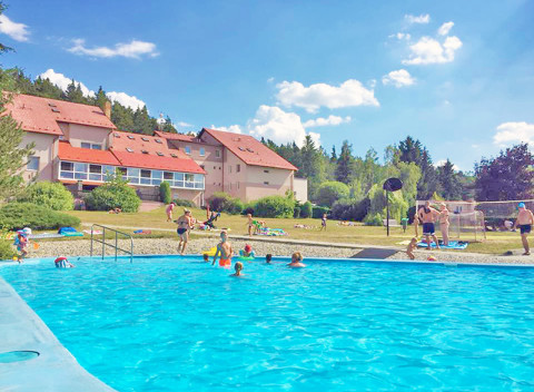 Stredné Čechy v obľúbenom hoteli s all inclusive alebo polpenziou + variant s wellness.