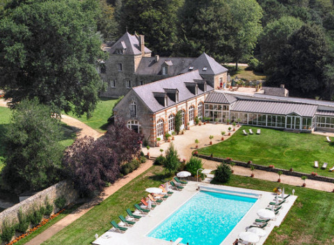 Ochutnávka šľachtického života s ubytovaním a polpenziou v kaštieli Chateau de Locguénolé****.