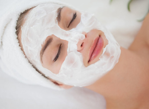 Kozmetické vyživujúce a omladzujúce ošetrenie pleti v Zen Body v hoteli Bratislava.