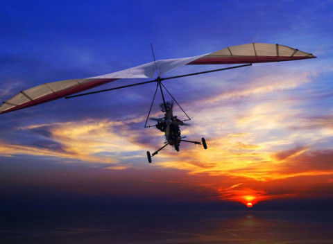 Let motorovým rogalom. Nechajte sa unášať vetrom a zažite pocit slobody vďaka krídlam rogala.