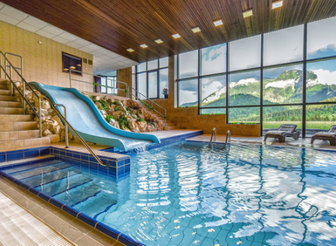 Letný wellness pobyt v jedinečnom Montforte**** so stravou a zábavou v športovom centre.