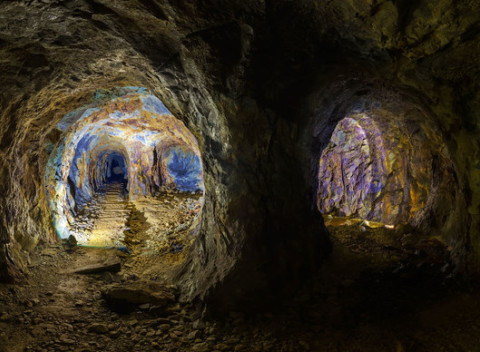 Adrenalínová päťhodinová free live prehliadka Slovenských opálových baní.