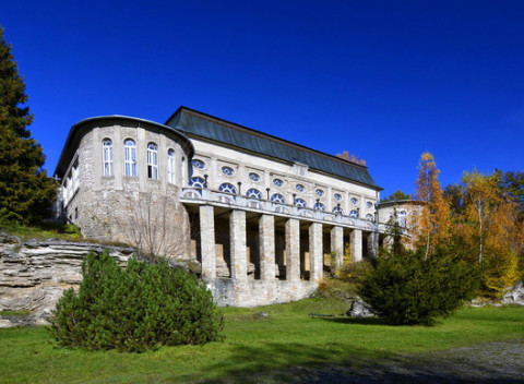 Kompletná regenerácia v Kúpeľoch Vyšné Ružbachy s polpenziou, wellness a liečebnými procedúrami.