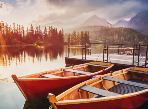 Úplný relax pri Štrbskom plese v priestranných apartmánoch hotela Crocus****.