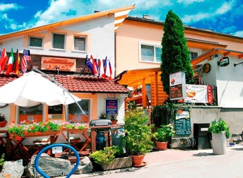 Apartmány s polpenziou v pokojnom prostredí Malých Karpát neďaleko Bratislavy.