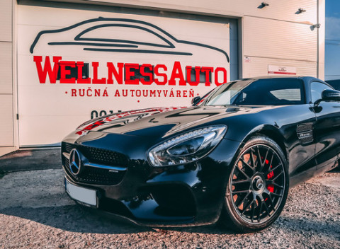 Čistenie interiéru a exteriéru osobného vozidla, tepovanie a leštenie.