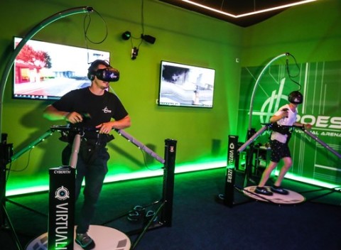 Neskutočné zážitky na plošinách Virtualizer - špičke vo svete virtuálnej reality.