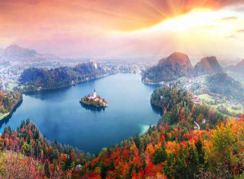 Slovinský penzión Zaka*** priamo na brehu čoraz obľúbenejšieho jazera Bled.