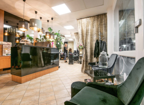 Steampod rekonštrukčná kúra, melír alebo farbenie v salóne v NTC.