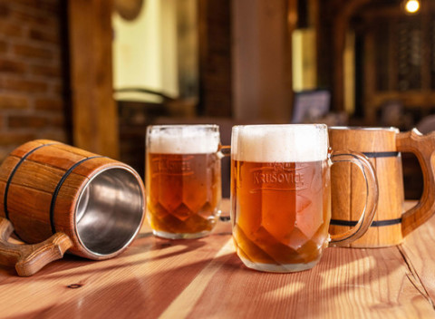 Dve veľké pivá až v piatich pivárňach v Bratislave. Vezmite kamošov a skočte si na veľké tankové.