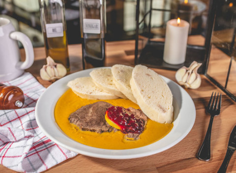 Tradičné české špeciality v Pražskom pube, len kúsok od Trnavského Mýta.