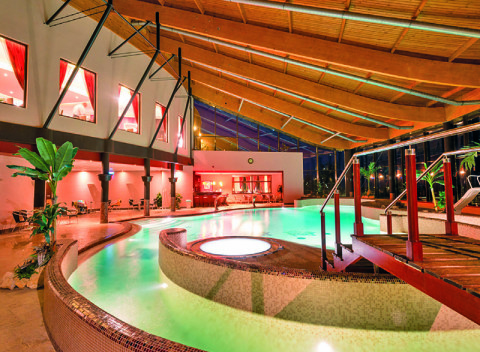 Maďarsko v rezorte neďaleko Budapešti s neobmedzeným wellness, soláriom, tenisom a polpenziou.