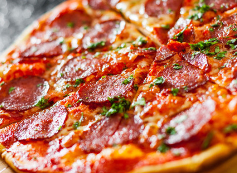 Pizza slimáky alebo pizza podľa výberu. Na výber z 20 druhov píz.