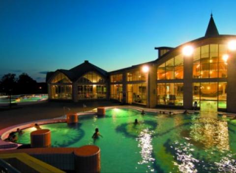 Luxusný wellness s polpenziou v maďarských kúpeľoch Sárvár. Ubytovanie v 4* hoteli príjemne zariadených izbách.