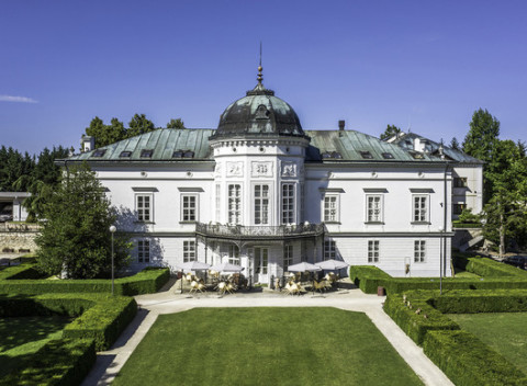 Víkendová romantika pre náročných, strávte čas s niekým špeciálnym v Park Hoteli Tartuf.