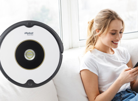 iRobot Roomba® 605, ktorý udrží každodenný prach a nečistoty pod kontrolou.