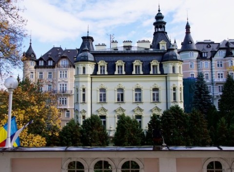 Kúpeľný pobyt v prekrásnych Karlových Varoch s polpenziou a procedúrami v hoteli Eliška.