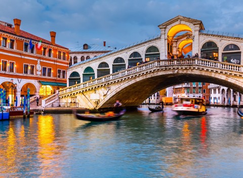 Benátky v novom A&O Venezia Mestre s raňajkami a 2 deťmi do 18 rokov zdarma.