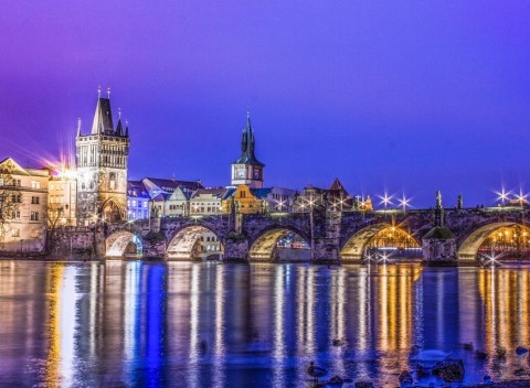 Adventný víkend v Prahe: Pension Březina *** v centre + raňajky a dieťa zdarma.