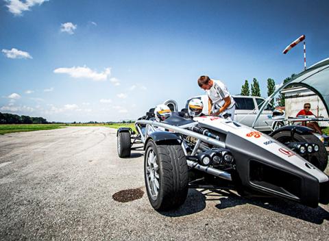 Jazda na najrýchlejšom aute  Ariel Atom -  adrenalín na najvyššej úrovni 