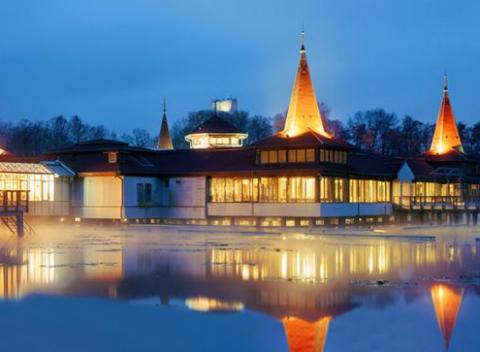 Relax v kúpeľoch Hevíz Luxusný wellness pobyt pre 2 osoby v Maďarsku