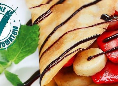 Dobrôtky pre maškrtníkov Palacinka s 2 plnkami, ovocím, šľahačkou a nápoj