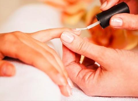 Krásne a upravené nechty Japonská manikúra alebo wellness manikúra