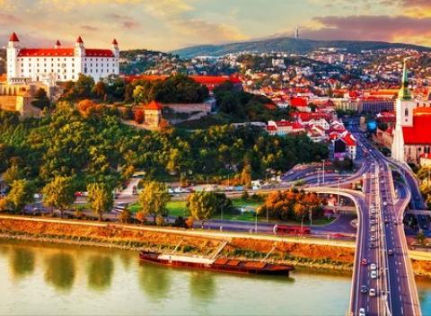 Spoznávajte Bratislavu Pobyt pre 2 v Hoteli Modena*** s wellnessom 