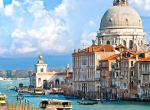 Romantika v Benátkach Pobyt v Historickom luxusnom Hoteli s raňajkami