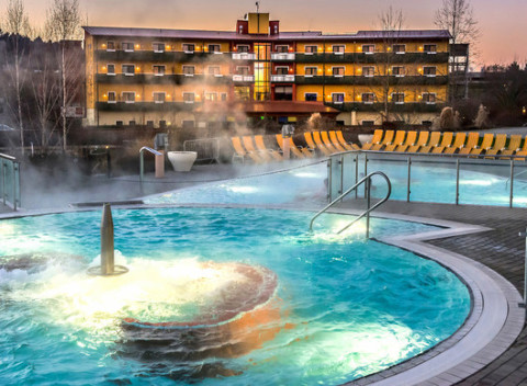 Neobmedzený wellness pobyt v bazénoch s termálnou liečivou vodou v Thermenhoteli PuchasPLUS****.