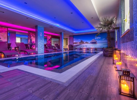 Víkend v Senci: Hotel Sun **** s polpenziou a wellness + dieťa zdarma.