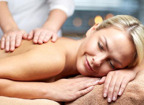 Doprajte si jedinečný relax Klasická, lymfatická alebo kombinovaná masáž