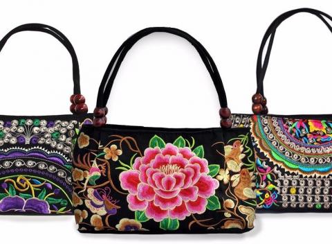 Očarujúce módne doplnky Vyšívané látkové kabelky a peňaženky 