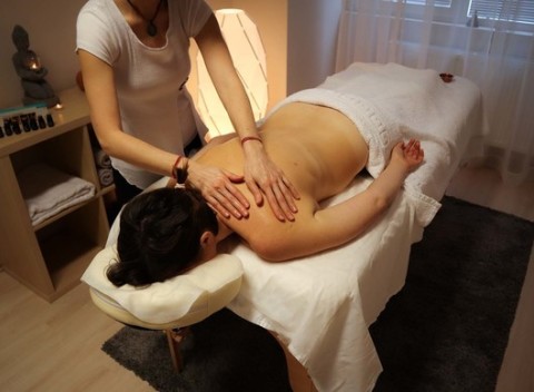 Relaxačná alebo klasická masáž. Doprajte si hĺbkovú relaxáciu nielen tela, ale aj duše.