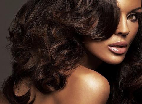 Kadernícky balíček pre ženy Umývanie, ošetrenie, vyfúkanie, strihanie, styling