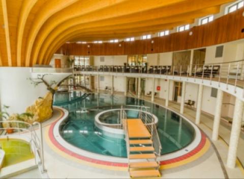 Úžasný relax v Podhájskej Dovolenka pre 2 s ubytovaním v areáli kúpaliska