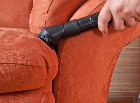 Tepovanie sedacej súpravy Svieži nádych čistoty pre vašu domácnosť