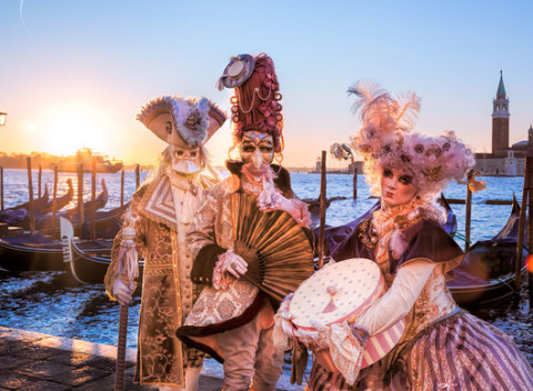 Zájazd do romantických Benátok počas karnevalového obdobia pre jednu osobu.