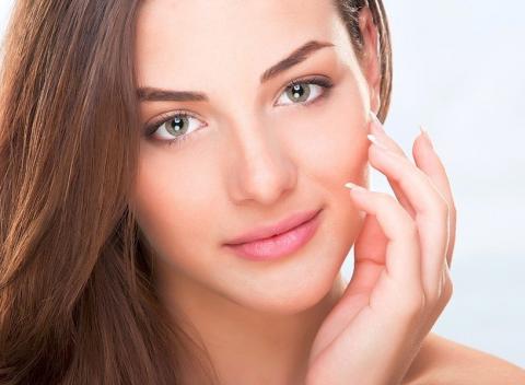 Pevná a vypnutá pokožka Ultrazvukový peeling a 3D lifting na omladenie 