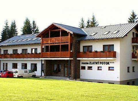Vyberte sa do oázy pokoja Wellness pobyt pre 2 v penzióne Zlatný Potok***