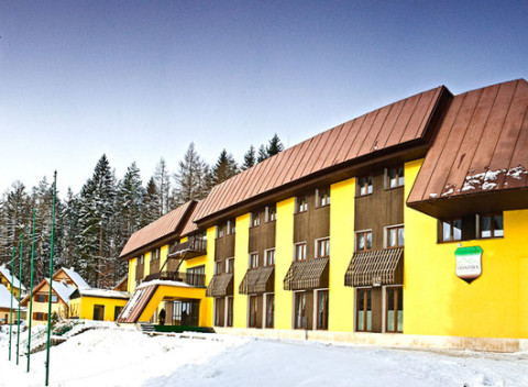 Víkend v Horskom hoteli František v srdci Javorníkov s raňajkami, bazénom a zľavou na skipass.