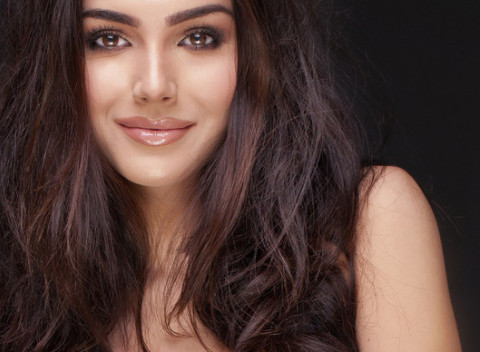 Výplň pier kyselinou hyalurónovou, odstránenie nadmerného potenia a darčeková poukážka v Gladys.