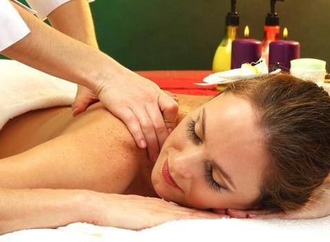 Doprajte si nebeský relax Zimné masážne uvoľnenie alebo bankovanie 